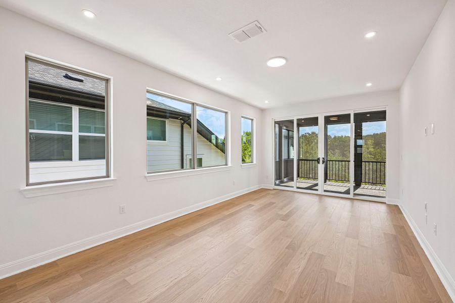 Spacious, unfurnished interior of a new home in Foxfield, Austin (Image 22).