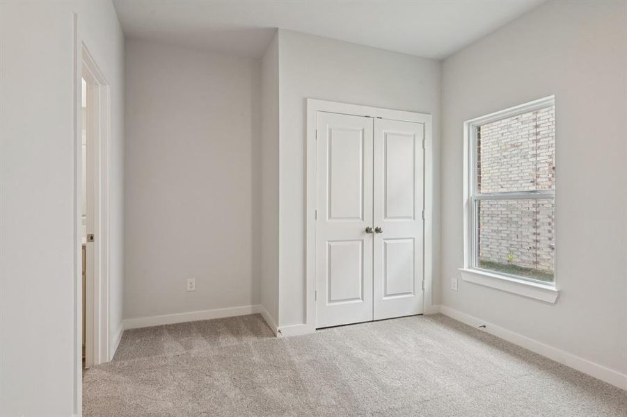 Spacious, unfurnished interior of a new home in Summerwood Estates, Red Oak (Image 28).