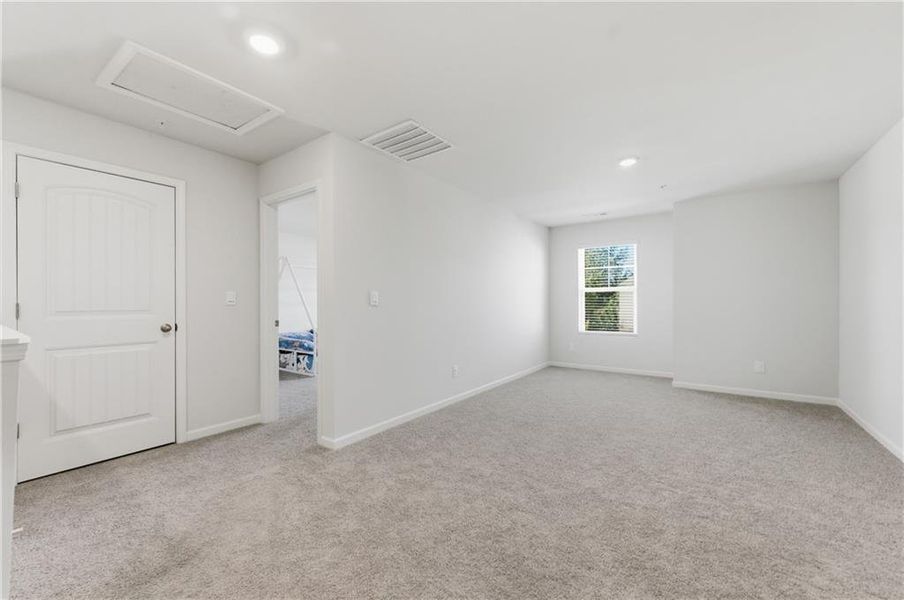 Spacious, unfurnished interior of a new home in Oakhurst Glen, Fairburn (Image 25). Spacious, unfurnished interior of a new home in Oakhurst Glen, Fairburn (Image 25).