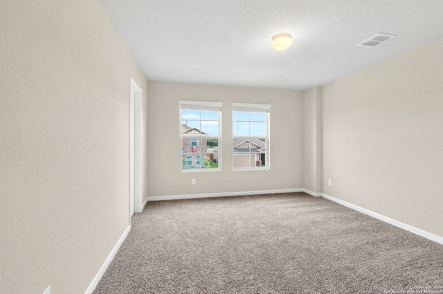Spacious, unfurnished interior of a new home in Winding Brook, San Antonio (Image 33).