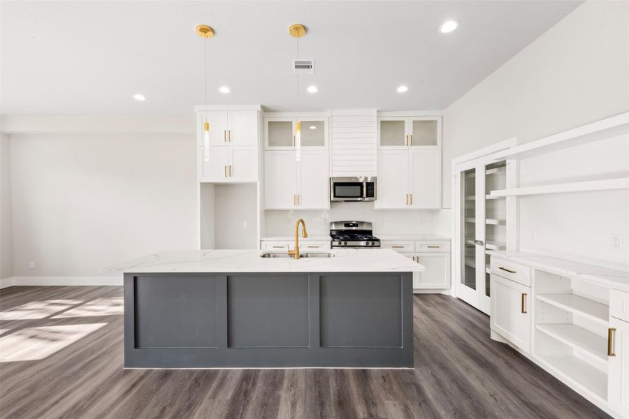 Furnished interior view inside a new home in , Houston (Image 10). Furnished interior view inside a new home in , Houston (Image 10).