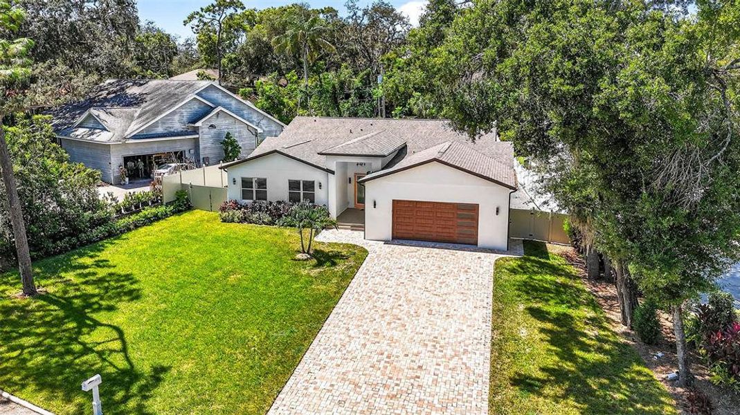 Exterior details and patio area of a home in , Temple Terrace (Image 30). Exterior details and patio area of a home in , Temple Terrace (Image 30).