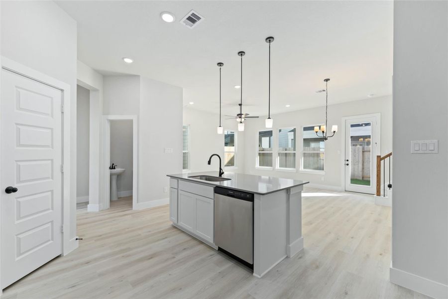 Furnished interior view inside a new home in Alicante, Houston (Image 5).