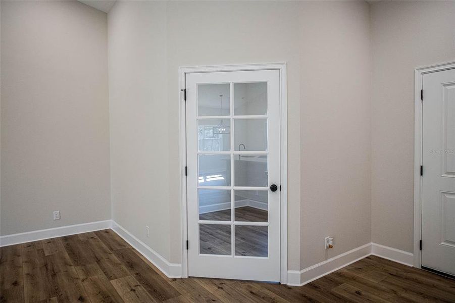 Spacious, unfurnished interior of a new home in , Weeki Wachee (Image 43).
