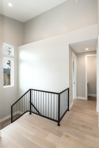 Spacious, unfurnished interior of a new home in , Winter Park (Image 38).