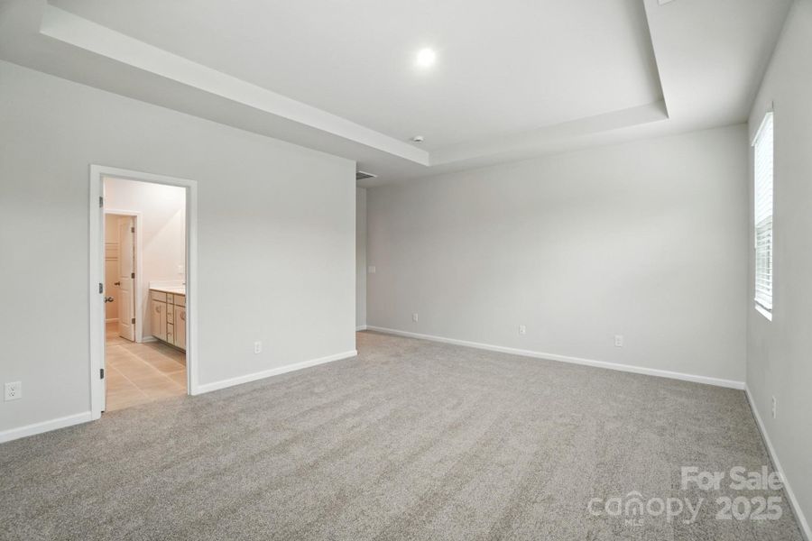 Spacious, unfurnished interior of a new home in Waxhaw Landing, Monroe (Image 19).