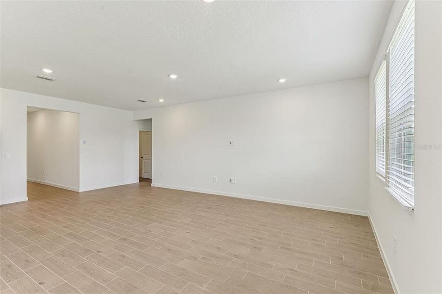 Spacious, unfurnished interior of a new home in Colbert Landings, Palm Coast (Image 22).
