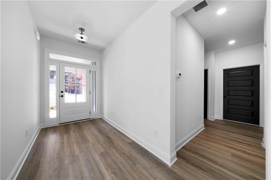 Spacious, unfurnished interior of a new home in , Dallas (Image 24).