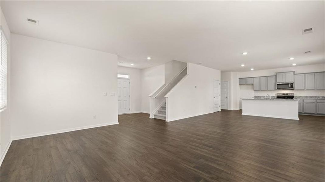 Spacious, unfurnished interior of a new home in Poplar Preserve, Newnan (Image 14).