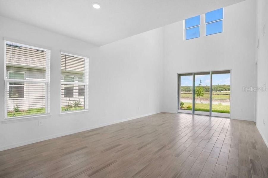 Spacious, unfurnished interior of a new home in Indigo Creek, Apollo Beach (Image 20).
