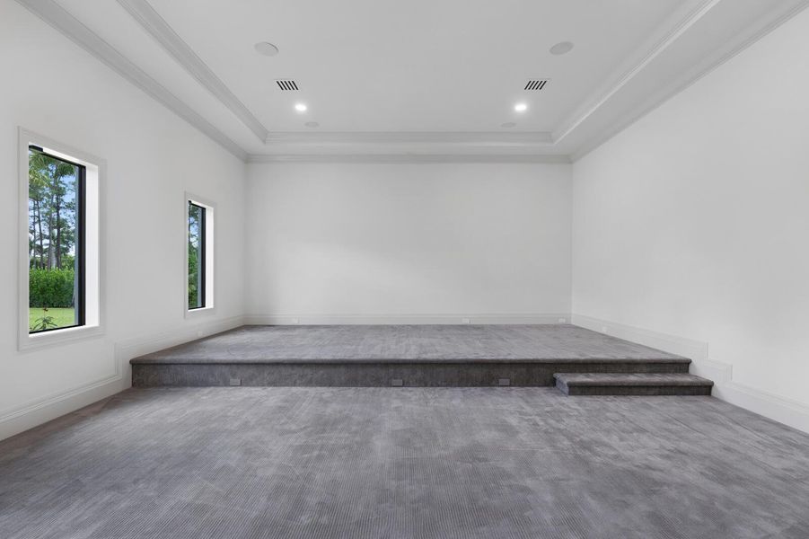 Spacious, unfurnished interior of a new home in , Palm Beach Gardens (Image 19).