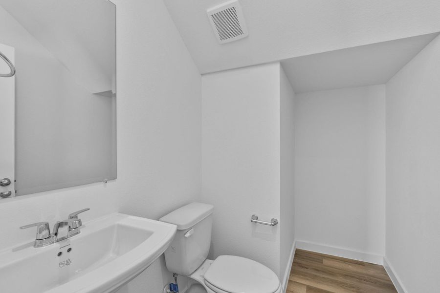 Furnished interior view inside a new home in Highland Court, Houston (Image 7).