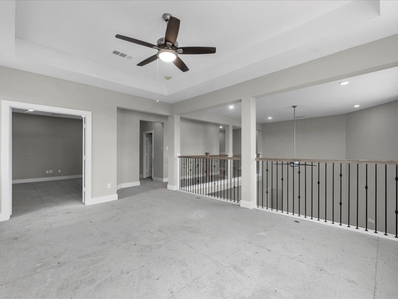 Spacious, unfurnished interior of a new home in Sienna 60’, Missouri City (Image 23).