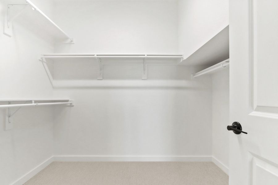Spacious, unfurnished interior of a new home in Cottonwood Creek, Rowlett (Image 24).