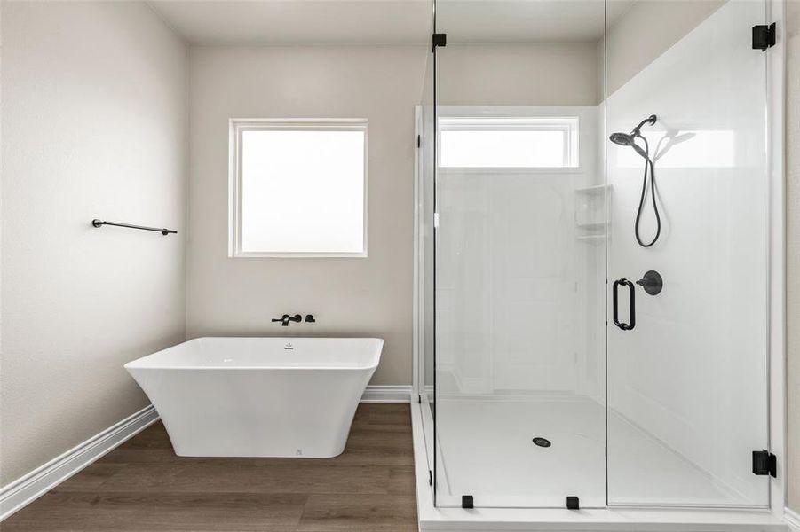 Furnished interior view inside a new home in , Gatesville (Image 6).