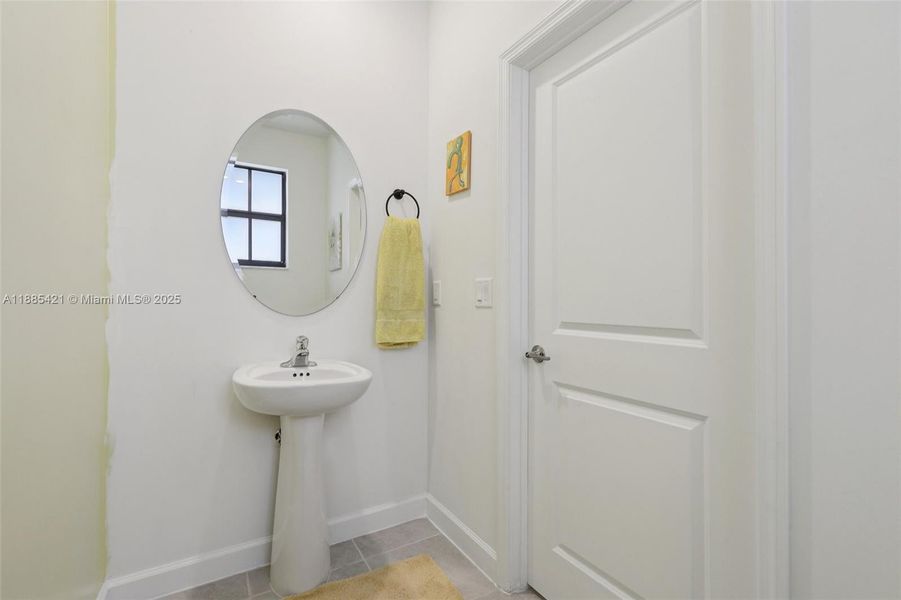 Furnished interior view inside a new home in , Homestead (Image 18).