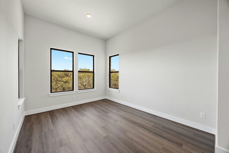 Spacious, unfurnished interior of a new home in Riverstone, Georgetown (Image 26).