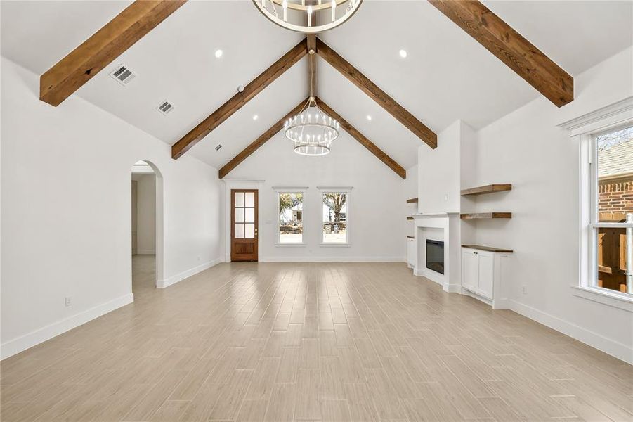 Spacious, unfurnished interior of a new home in , Fort Worth (Image 26).
