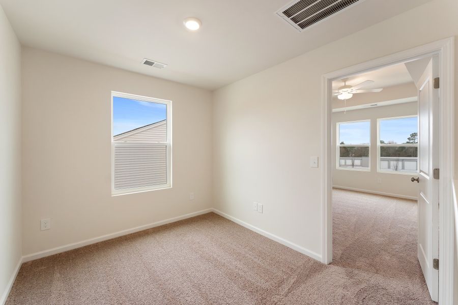 Spacious, unfurnished interior of a new home in Tucker Ridge, Pendleton (Image 21).