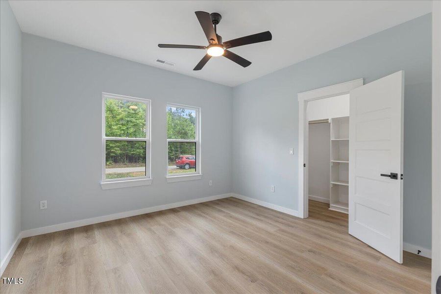 11-123-125 Ottawa Dr