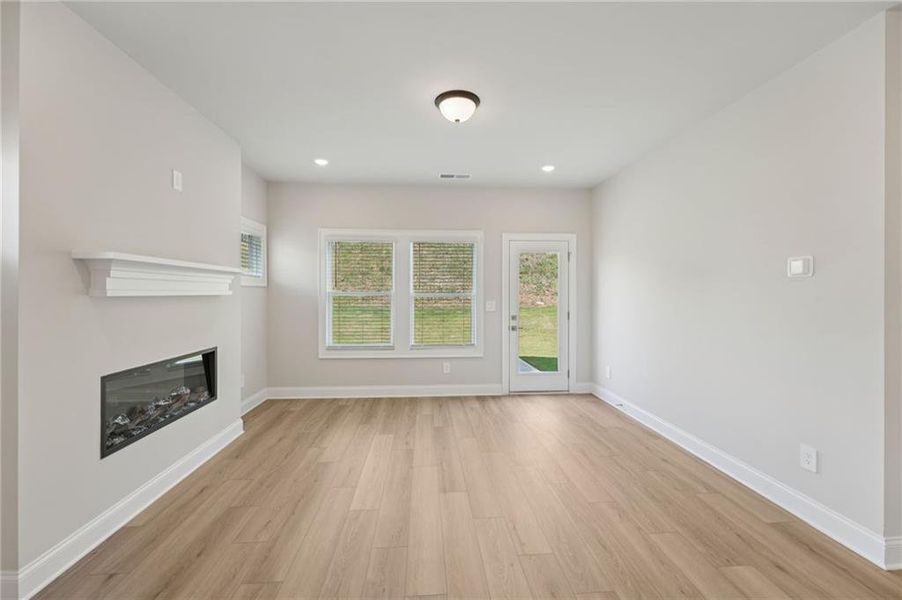 Spacious, unfurnished interior of a new home in Hemingway - Reserve Series, Cumming (Image 36).