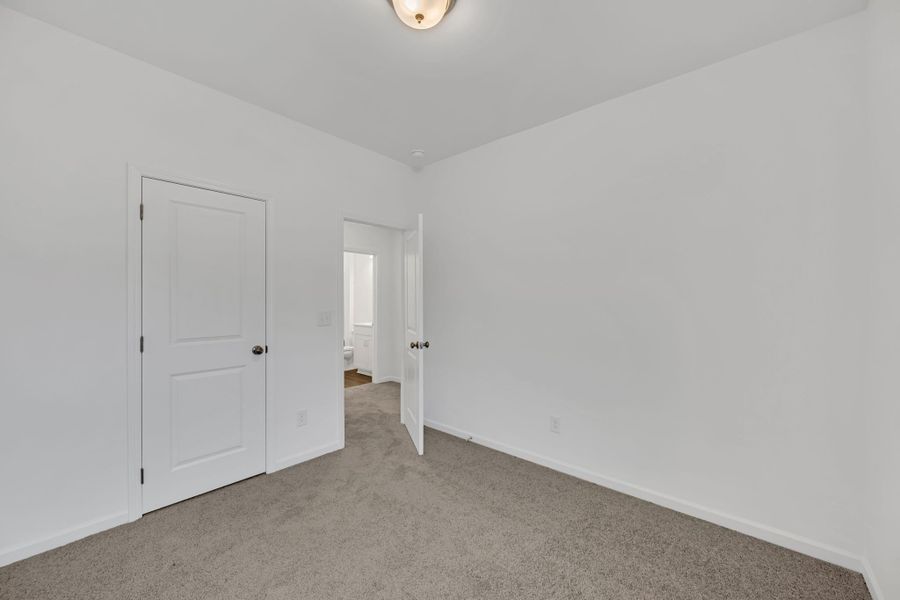 Spacious, unfurnished interior of a new home in Sweetbriar Place, Lebanon (Image 14).
