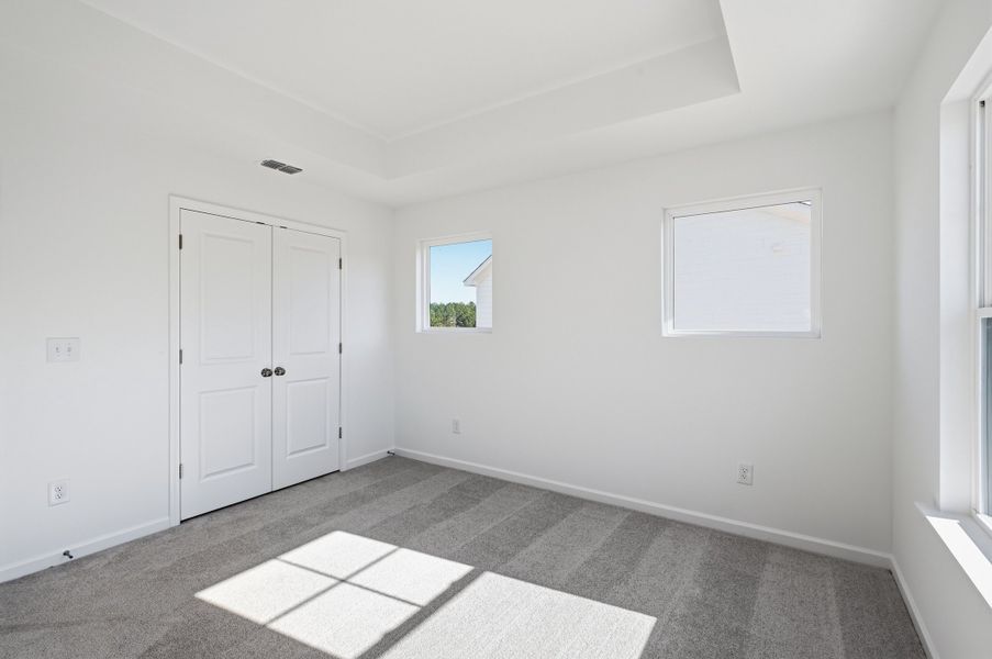 Spacious, unfurnished interior of a new home in Rosewood Farm, Lawrenceville (Image 23).