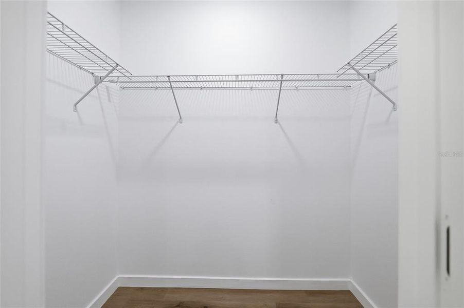 Spacious, unfurnished interior of a new home in , Dade City (Image 27).