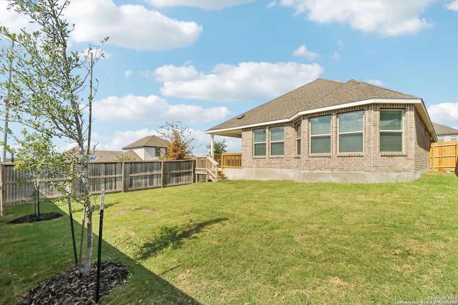 Exterior details and patio area of a home in Arcadia Ridge - Premier Series, San Antonio (Image 25).