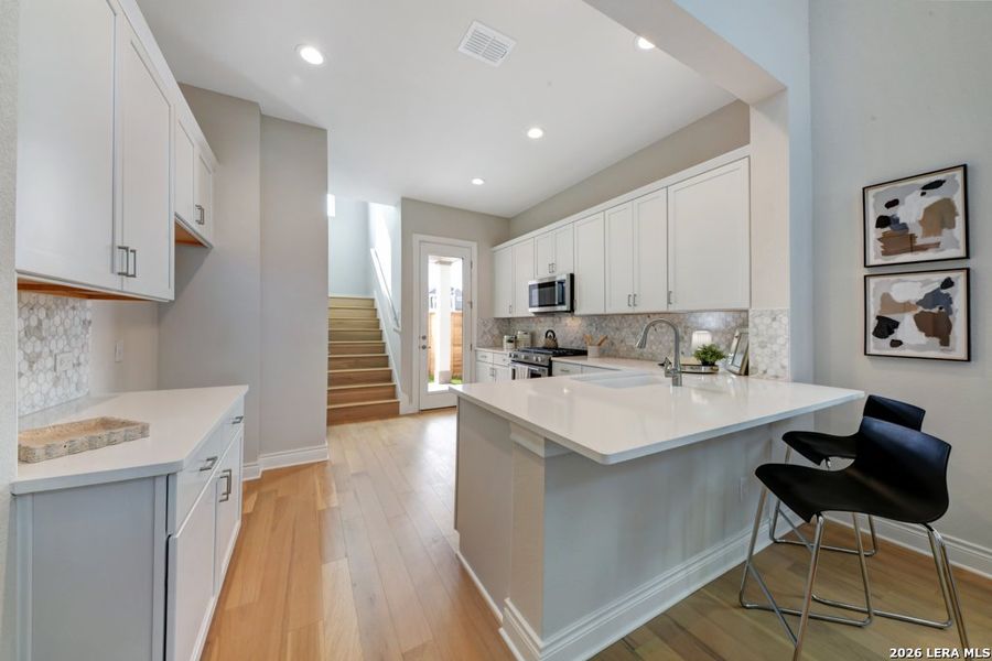 Furnished interior view inside a new home in Town Creek, New Braunfels (Image 11).
