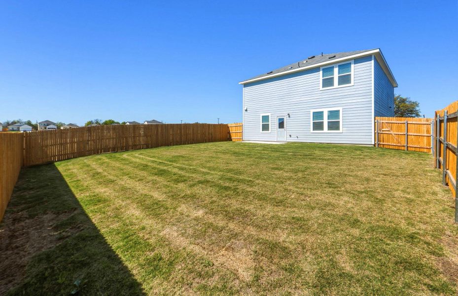 Exterior details and patio area of a home in Skyview, Belton (Image 4).