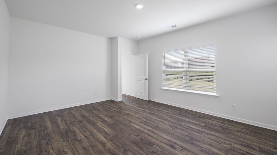 Spacious, unfurnished interior of a new home in Catlett Cove, Knoxville (Image 31).