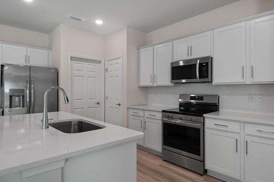 19-web-or-mls-46 Poplar-19 19-web-or-mls-46 Poplar-19