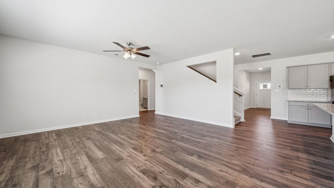 Spacious, unfurnished interior of a new home in Tooley Harbor, Elizabeth City (Image 18).