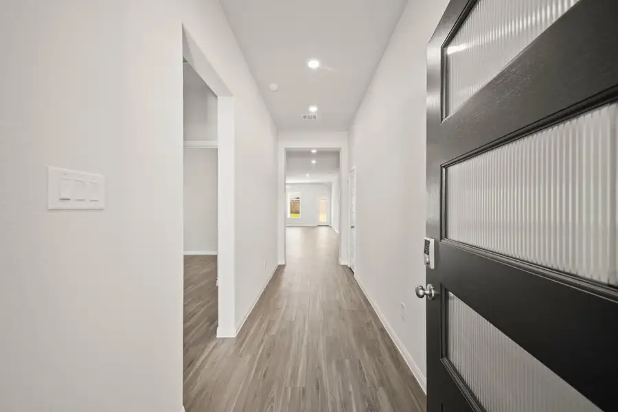Spacious, unfurnished interior of a new home in Bluestem, Brookshire (Image 10).