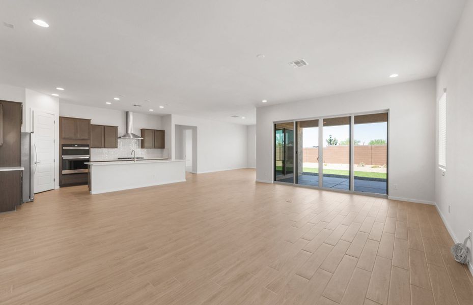 Spacious, unfurnished interior of a new home in Soleo, San Tan Valley (Image 23).