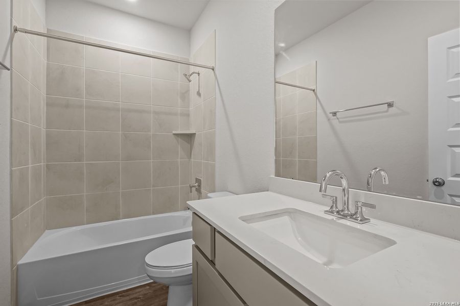 Furnished interior view inside a new home in Hiddenbrooke, Seguin (Image 15).