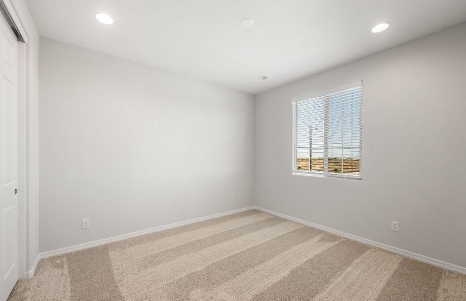 Spacious, unfurnished interior of a new home in Visara, Surprise (Image 30).