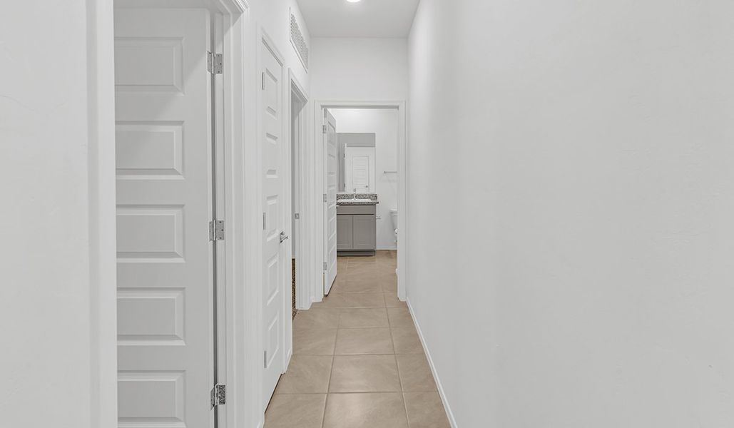 Spacious, unfurnished interior of a new home in Saguaro Bloom, Marana (Image 17). Spacious, unfurnished interior of a new home in Saguaro Bloom, Marana (Image 17).