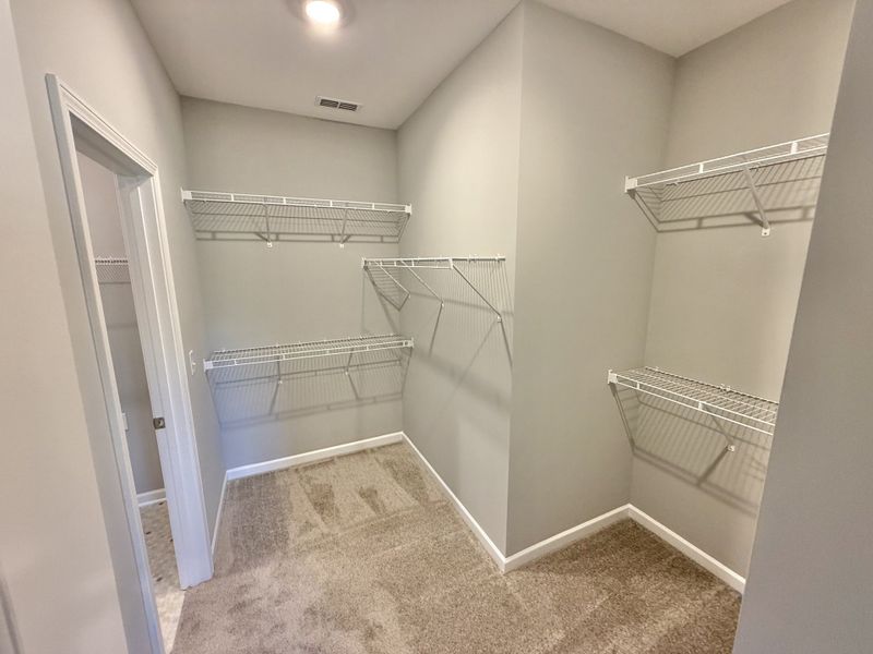 Spacious, unfurnished interior of a new home in Stone Fort Meadows, Manchester (Image 9).