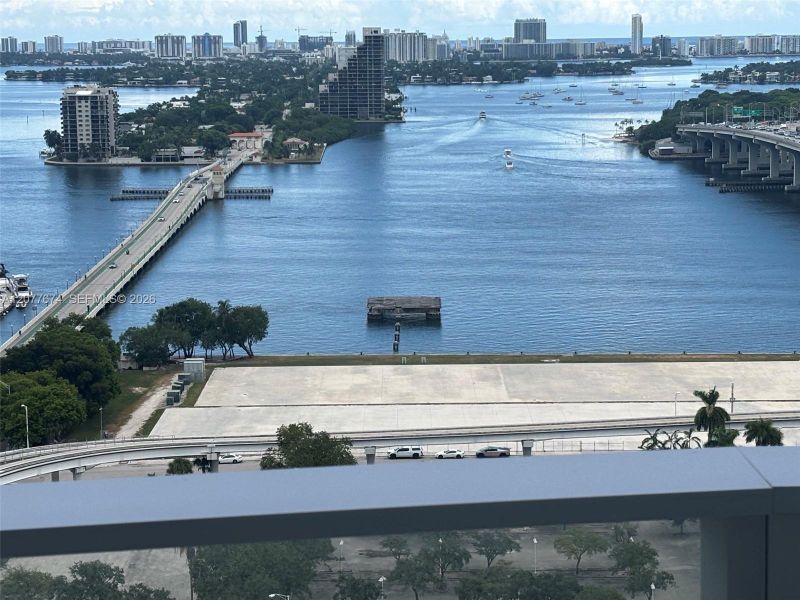 Panoramic Bay Views with East and North Exposure
