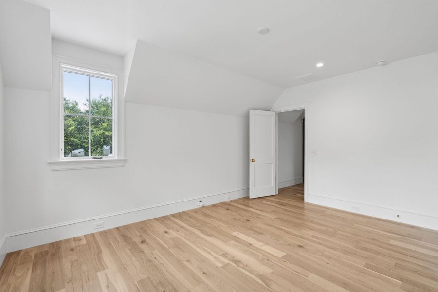 Spacious, unfurnished interior of a new home in , Mount Pleasant (Image 70).