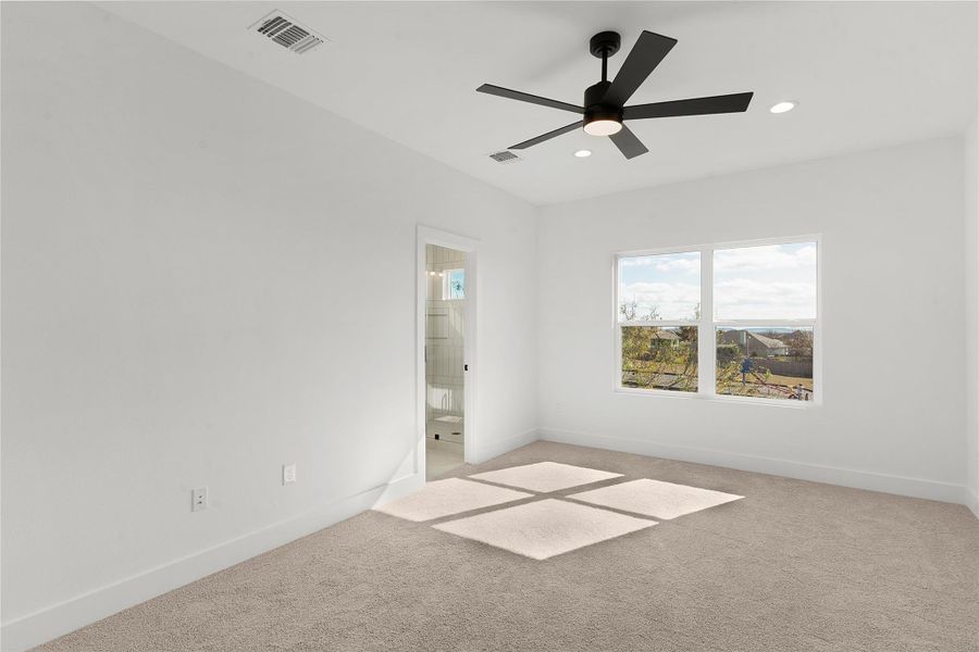 Spacious, unfurnished interior of a new home in , Burnet (Image 21).