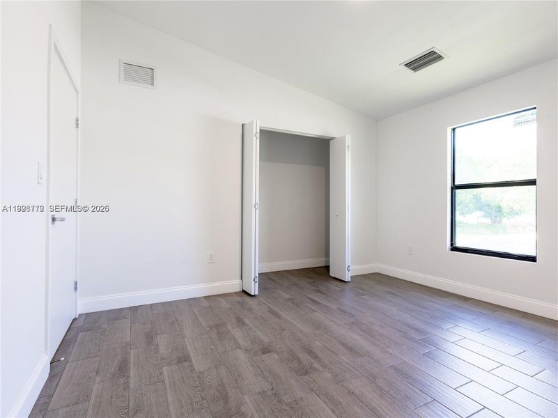 Spacious, unfurnished interior of a new home in , Pompano Beach (Image 31).