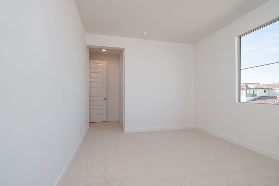 Spacious, unfurnished interior of a new home in Waterston Central, Gilbert (Image 16).