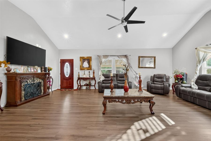 Furnished interior view inside a new home in , Rosharon (Image 8). Furnished interior view inside a new home in , Rosharon (Image 8).