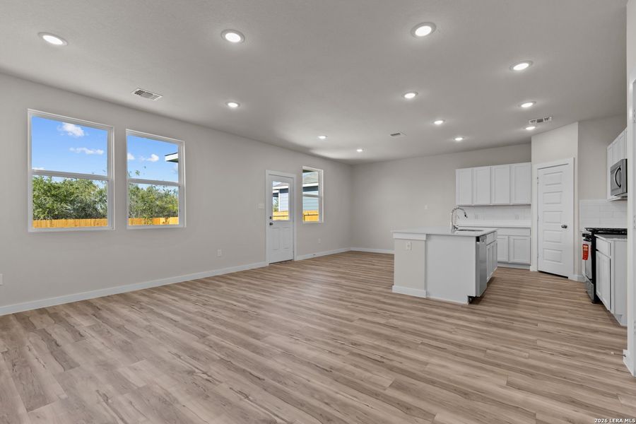 Spacious, unfurnished interior of a new home in Applewhite Meadows, San Antonio (Image 10). Spacious, unfurnished interior of a new home in Applewhite Meadows, San Antonio (Image 10).