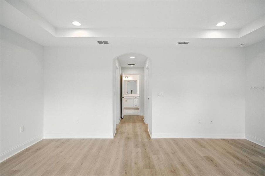 Spacious, unfurnished interior of a new home in , Palm Coast (Image 19).