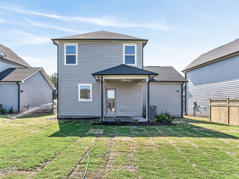 024-1280x960-rear-view