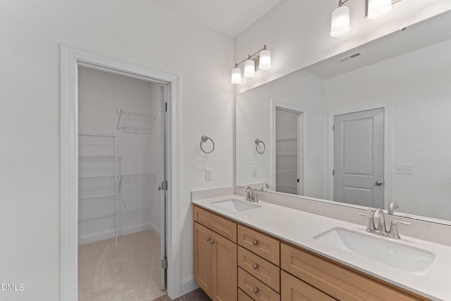 28-8905 Kennebec Xing Dr _3597